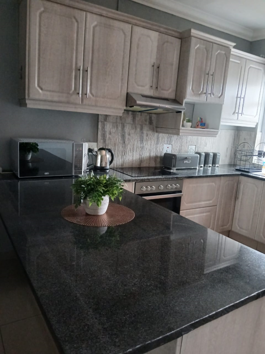 2 Bedroom Property for Sale in Lincoln Meade KwaZulu-Natal