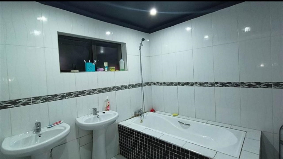 3 Bedroom Property for Sale in Chasedene KwaZulu-Natal