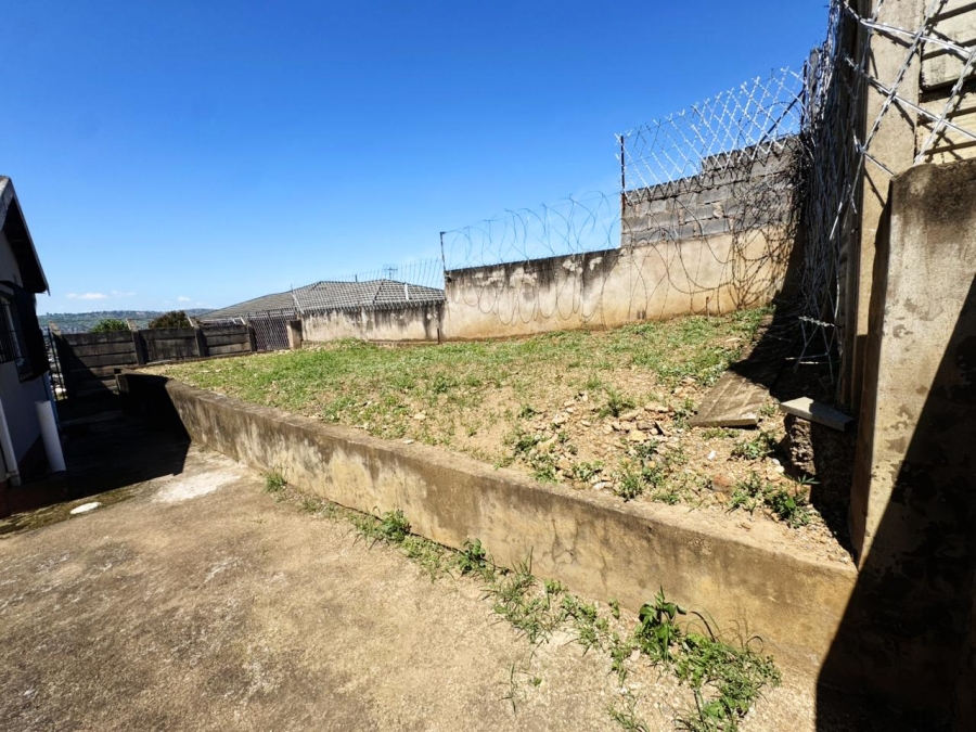 3 Bedroom Property for Sale in Lotusville KwaZulu-Natal