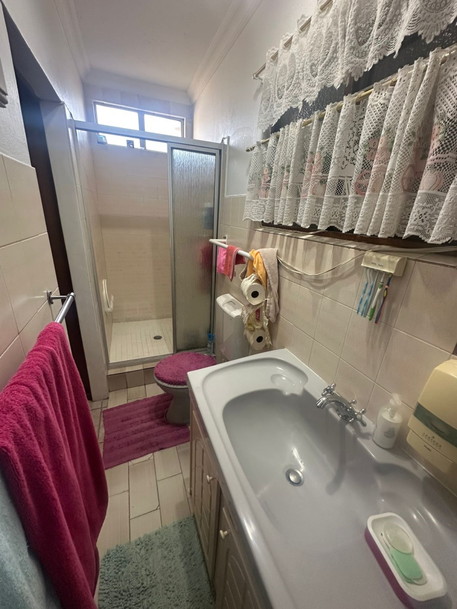 5 Bedroom Property for Sale in Glenwood KwaZulu-Natal