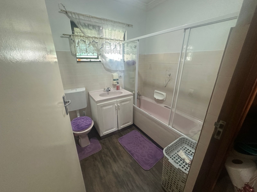 5 Bedroom Property for Sale in Glenwood KwaZulu-Natal