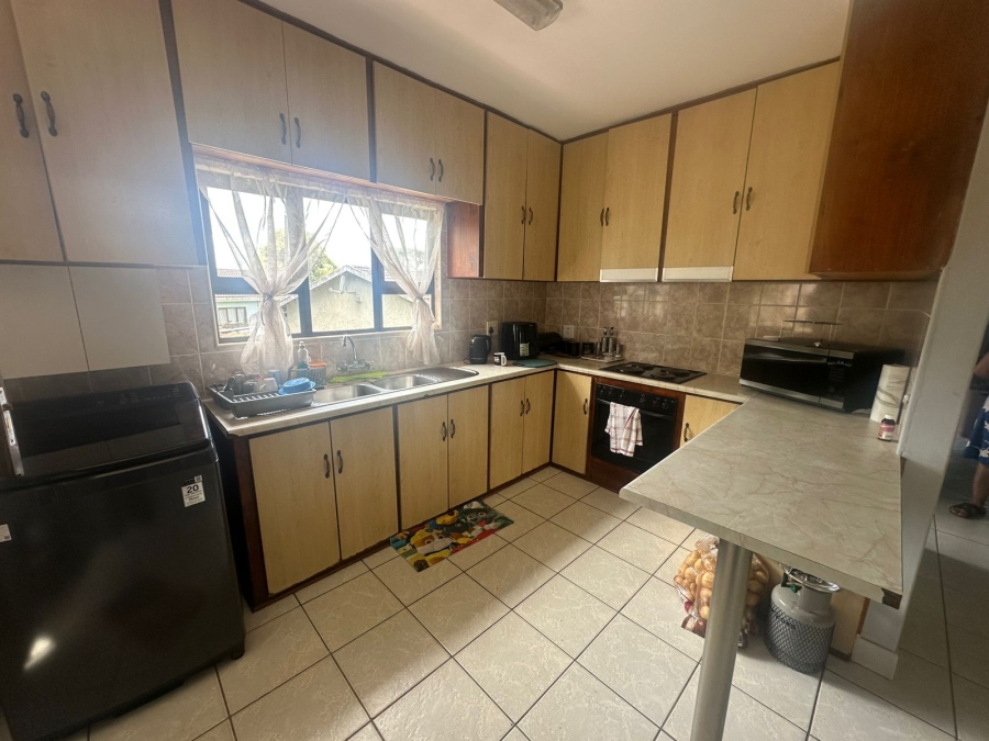 5 Bedroom Property for Sale in Glenwood KwaZulu-Natal