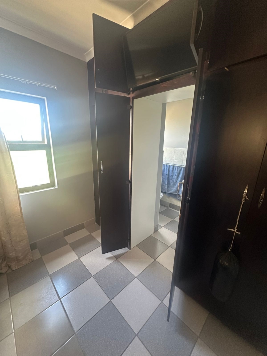 5 Bedroom Property for Sale in Glenwood KwaZulu-Natal