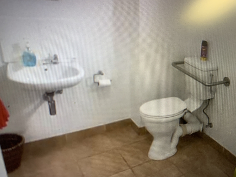 To Let commercial Property for Rent in Mount Edgecombe KwaZulu-Natal