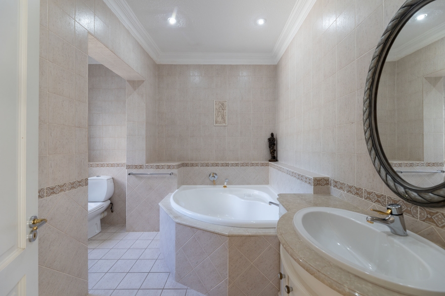 5 Bedroom Property for Sale in La Lucia KwaZulu-Natal