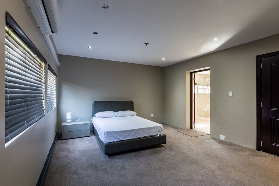 5 Bedroom Property for Sale in La Lucia KwaZulu-Natal