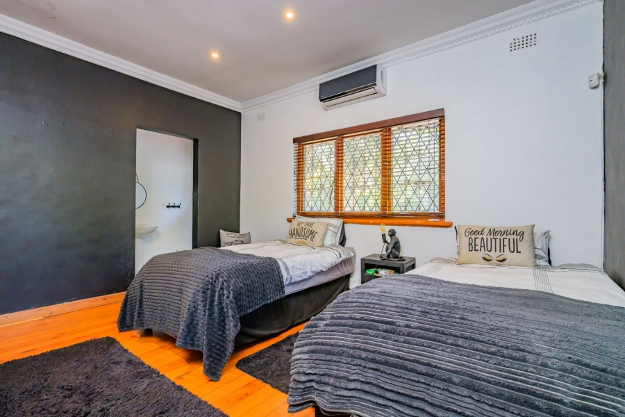 4 Bedroom Property for Sale in Cowies Hill KwaZulu-Natal