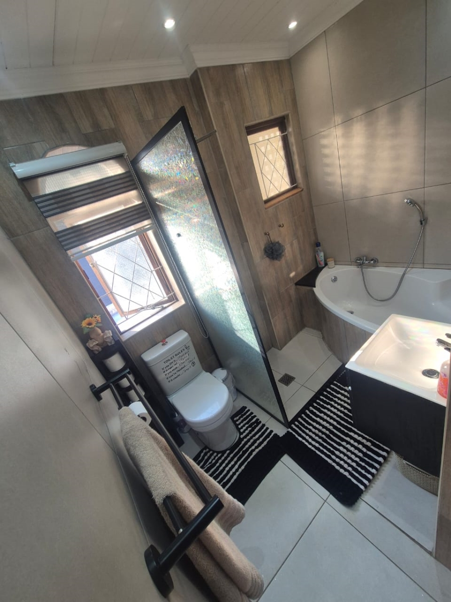 3 Bedroom Property for Sale in Hillcrest Central KwaZulu-Natal