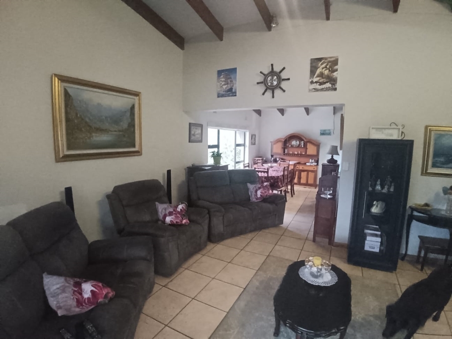 5 Bedroom Property for Sale in Glenmore KwaZulu-Natal