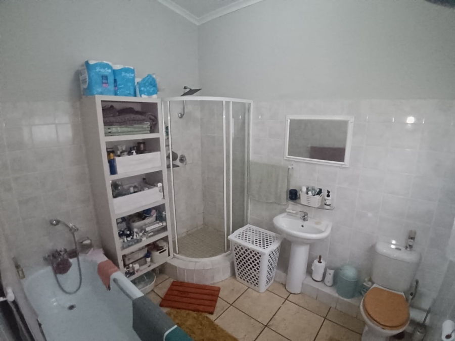 5 Bedroom Property for Sale in Glenmore KwaZulu-Natal