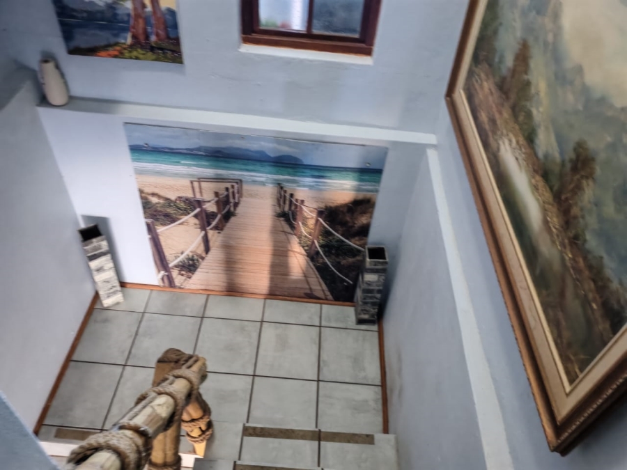 5 Bedroom Property for Sale in Glenmore KwaZulu-Natal