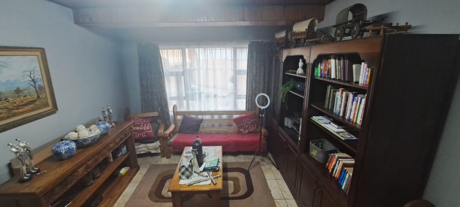 5 Bedroom Property for Sale in Glenmore KwaZulu-Natal