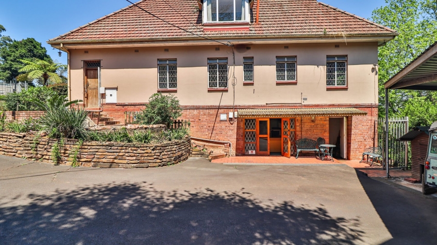 5 Bedroom Property for Sale in Athlone KwaZulu-Natal