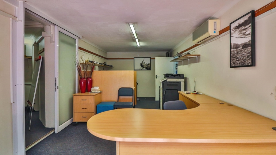 5 Bedroom Property for Sale in Athlone KwaZulu-Natal