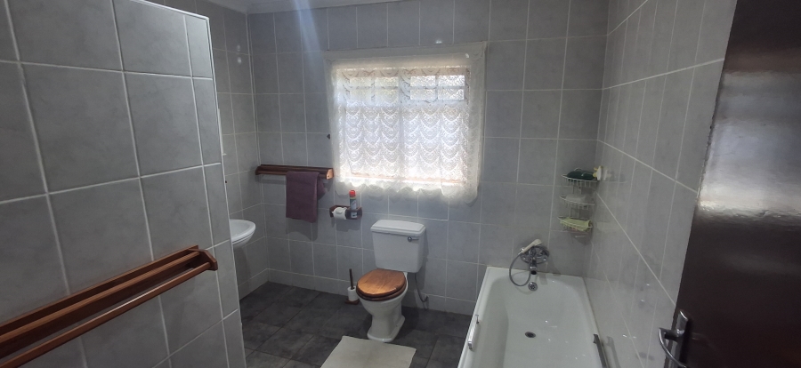 5 Bedroom Property for Sale in Palm Beach KwaZulu-Natal