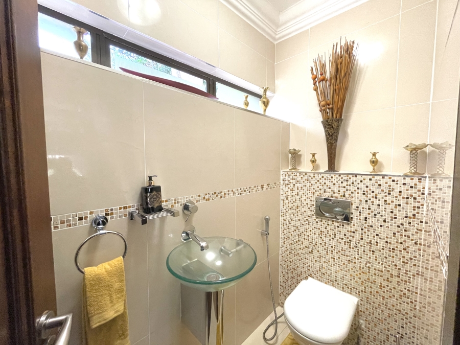 To Let 3 Bedroom Property for Rent in La Lucia KwaZulu-Natal