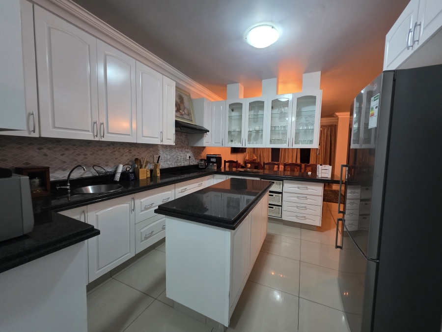 4 Bedroom Property for Sale in Meer En See KwaZulu-Natal