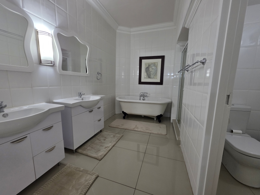 4 Bedroom Property for Sale in Meer En See KwaZulu-Natal