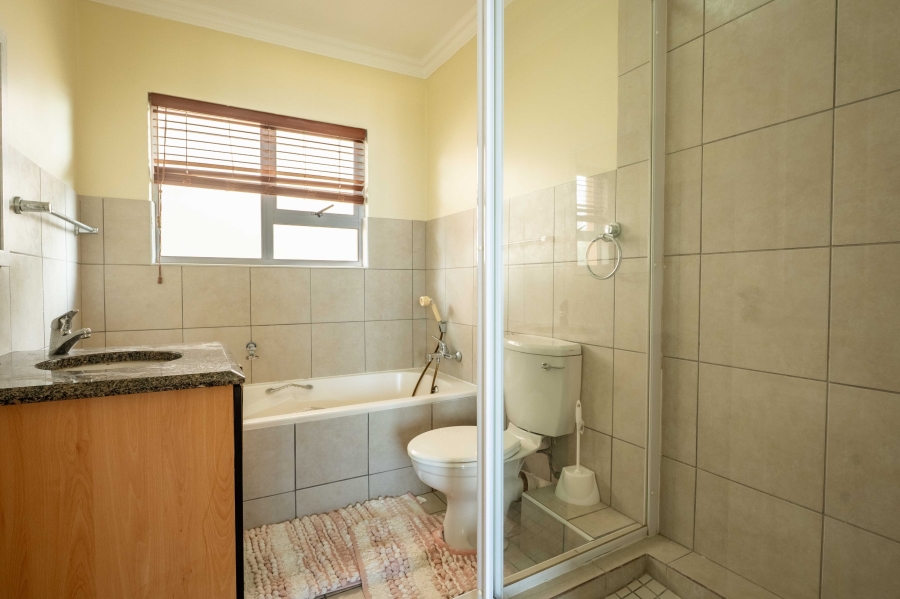 3 Bedroom Property for Sale in Amanzimtoti KwaZulu-Natal