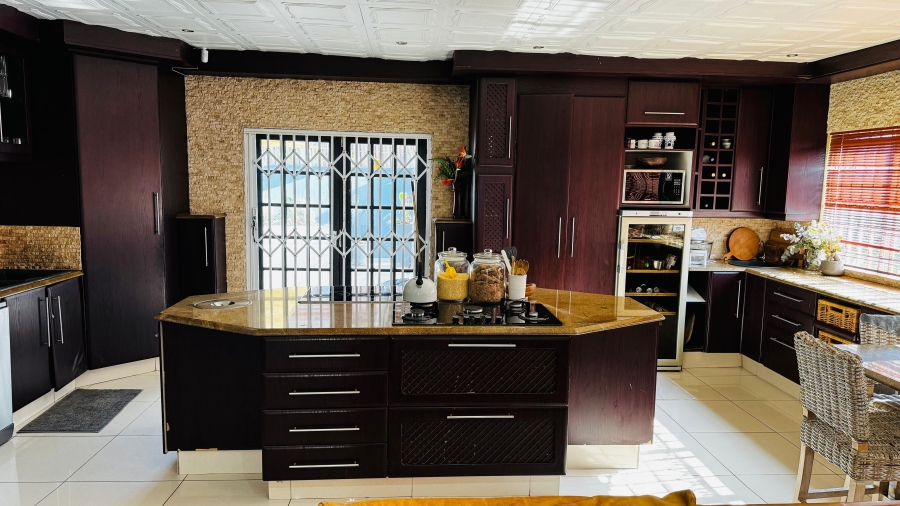 5 Bedroom Property for Sale in Bluff KwaZulu-Natal