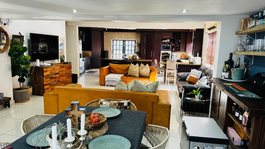 5 Bedroom Property for Sale in Bluff KwaZulu-Natal