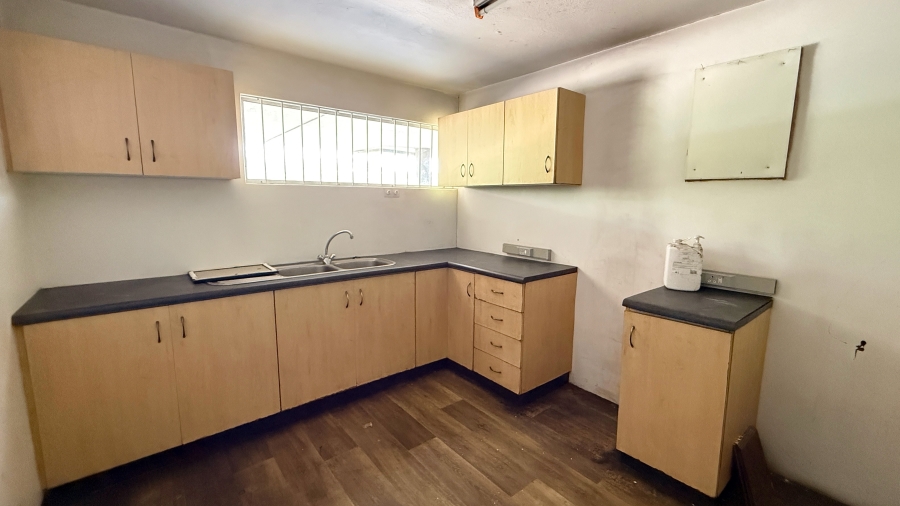 To Let Commercial Property for Rent in Red Hill KwaZulu-Natal