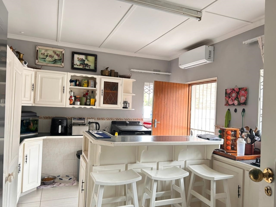 4 Bedroom Property for Sale in Meer En See KwaZulu-Natal