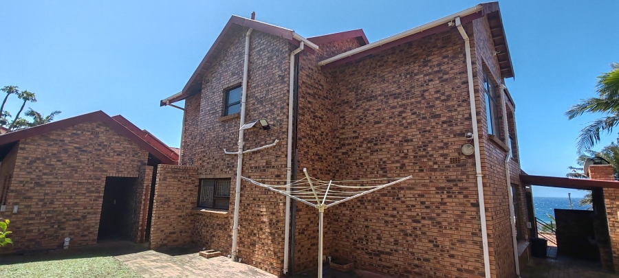 5 Bedroom Property for Sale in Uvongo KwaZulu-Natal