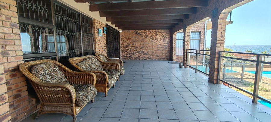 5 Bedroom Property for Sale in Uvongo KwaZulu-Natal