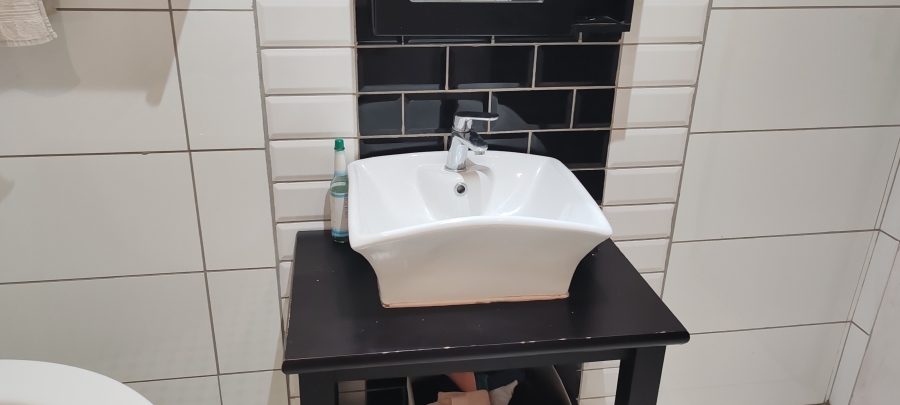 2 Bedroom Property for Sale in Uvongo KwaZulu-Natal