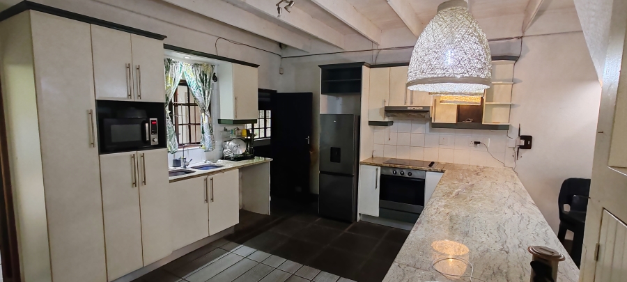 2 Bedroom Property for Sale in Uvongo KwaZulu-Natal
