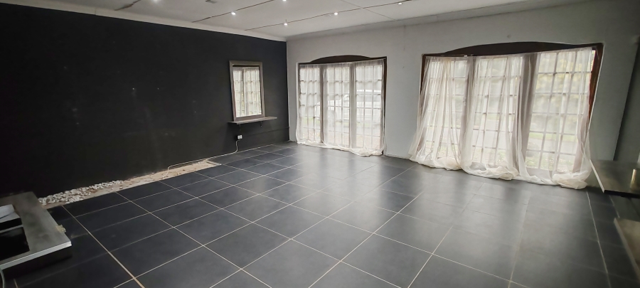 2 Bedroom Property for Sale in Uvongo KwaZulu-Natal