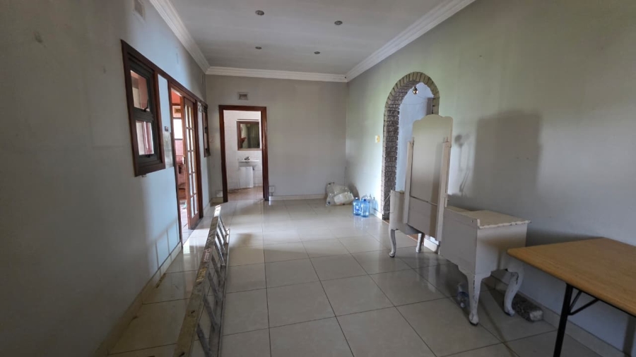 8 Bedroom Property for Sale in Springfield KwaZulu-Natal