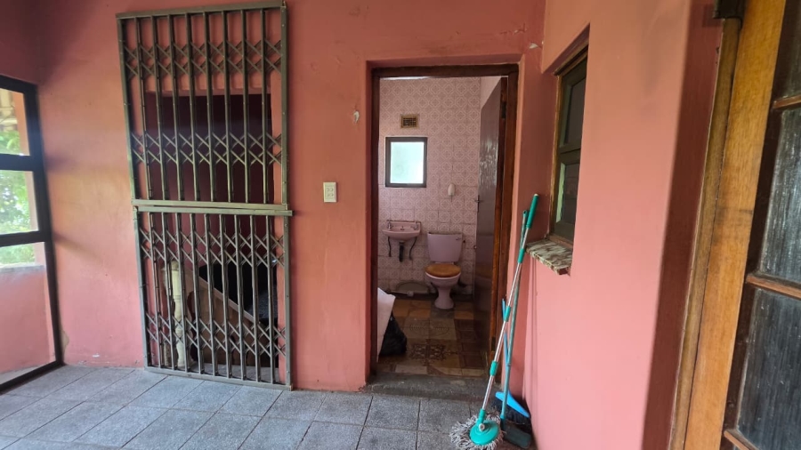 8 Bedroom Property for Sale in Springfield KwaZulu-Natal
