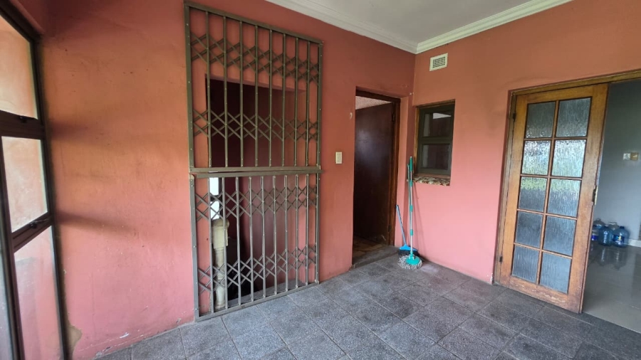 8 Bedroom Property for Sale in Springfield KwaZulu-Natal