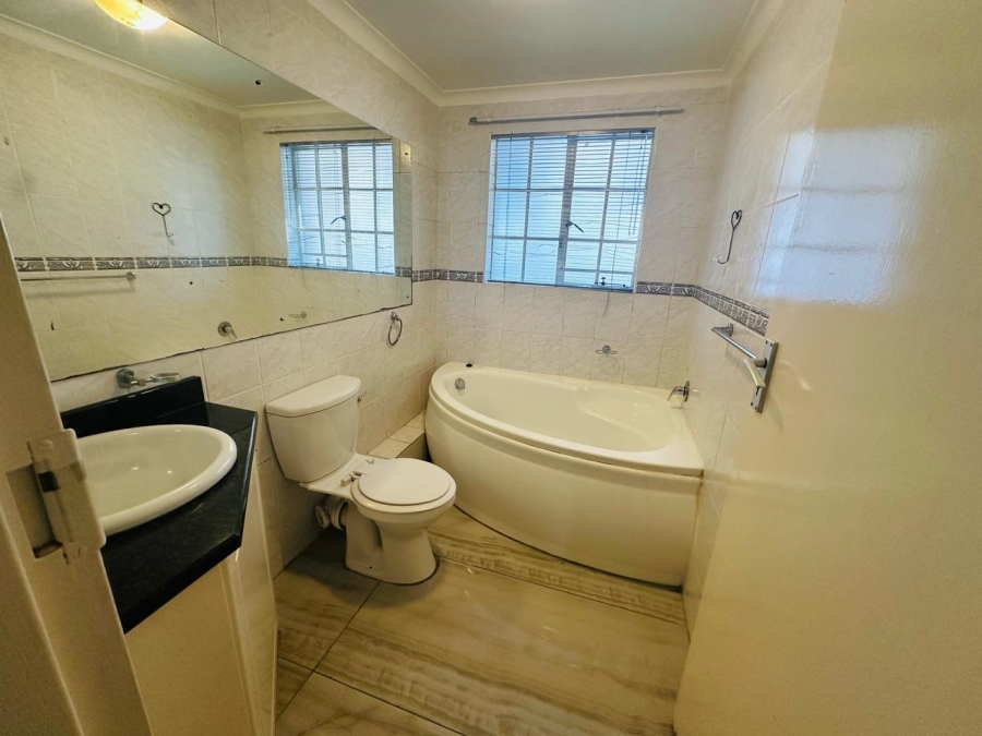 4 Bedroom Property for Sale in Chase Valley Heights KwaZulu-Natal