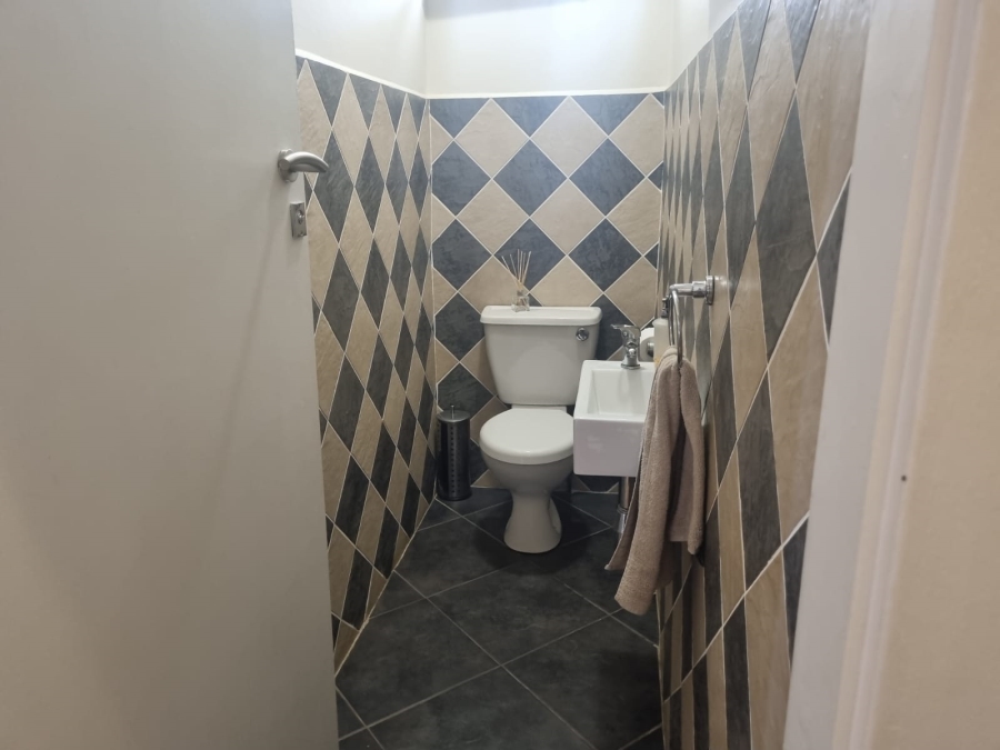 2 Bedroom Property for Sale in Morningside KwaZulu-Natal
