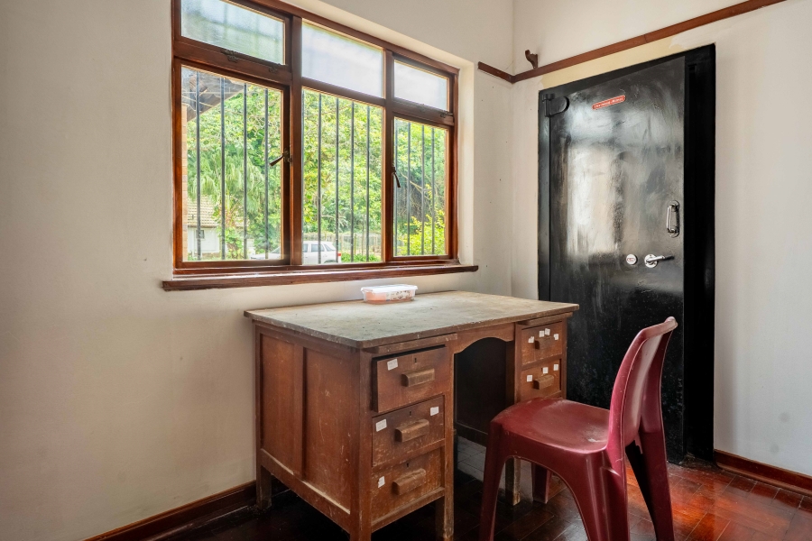 6 Bedroom Property for Sale in Park Rynie KwaZulu-Natal