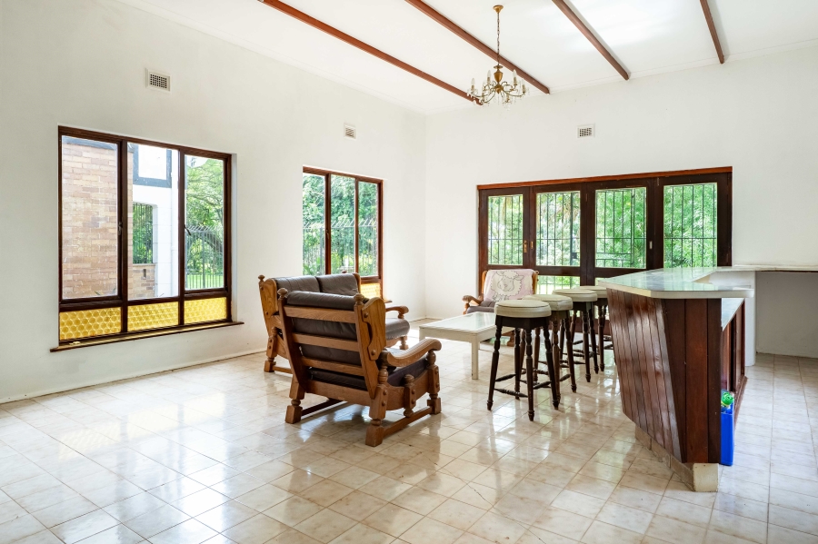6 Bedroom Property for Sale in Park Rynie KwaZulu-Natal