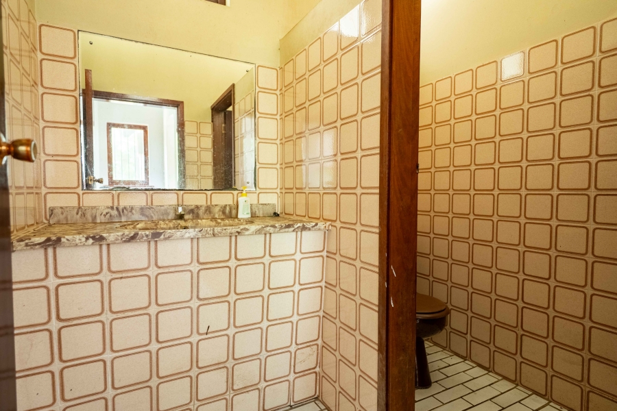 6 Bedroom Property for Sale in Park Rynie KwaZulu-Natal
