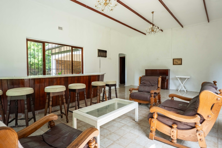 6 Bedroom Property for Sale in Park Rynie KwaZulu-Natal