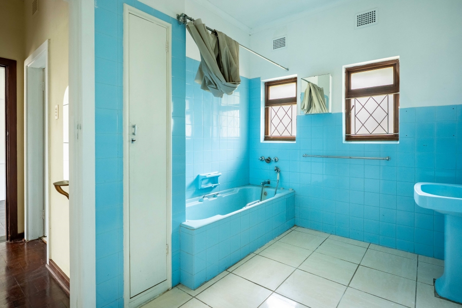 6 Bedroom Property for Sale in Park Rynie KwaZulu-Natal