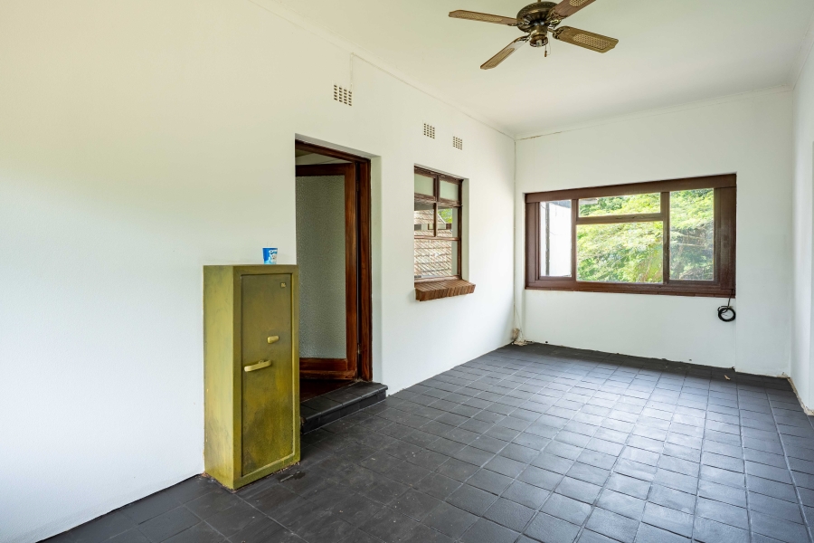 6 Bedroom Property for Sale in Park Rynie KwaZulu-Natal