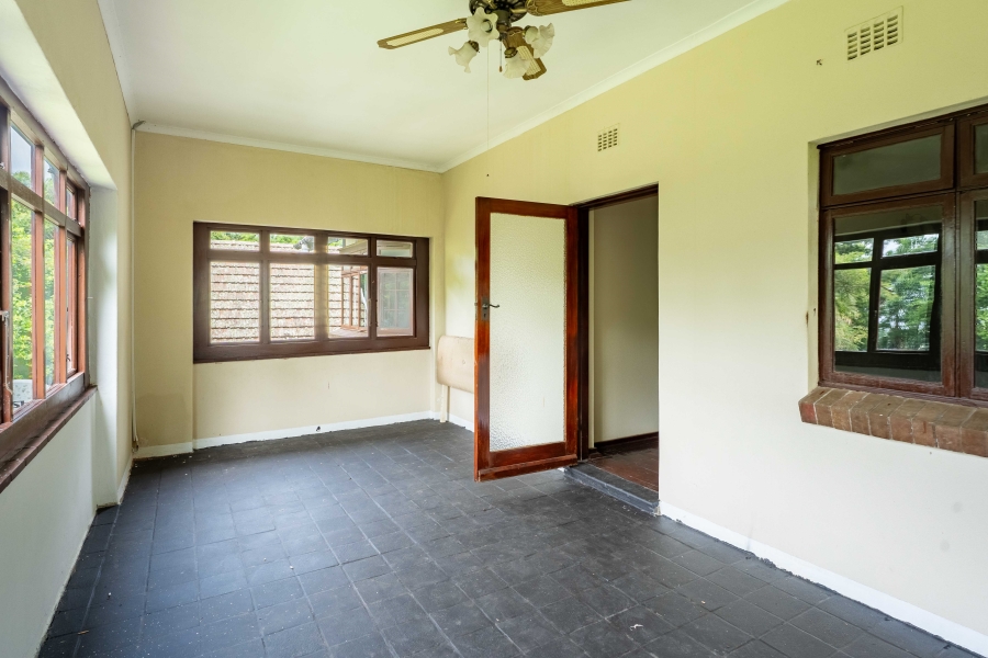 6 Bedroom Property for Sale in Park Rynie KwaZulu-Natal