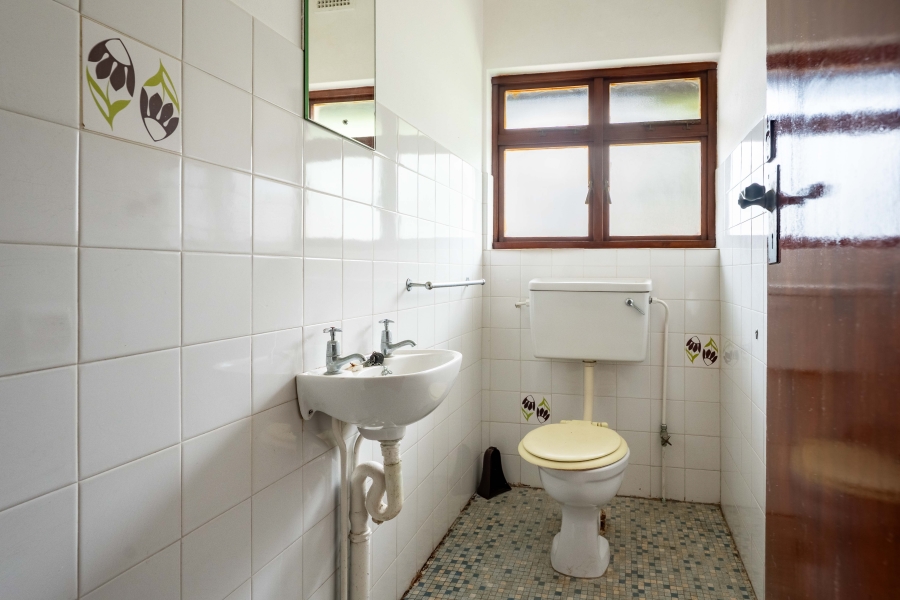 6 Bedroom Property for Sale in Park Rynie KwaZulu-Natal