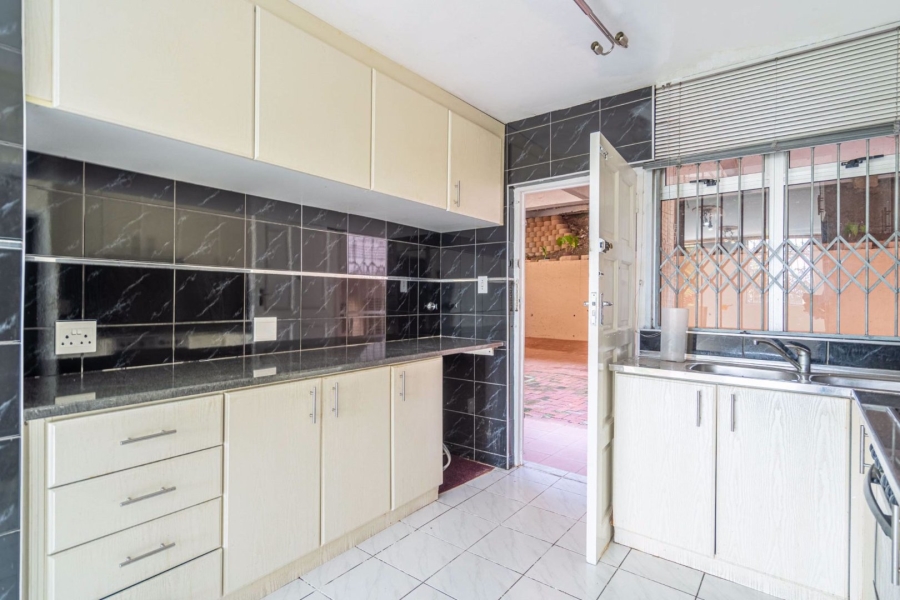 2 Bedroom Property for Sale in Sherwood KwaZulu-Natal