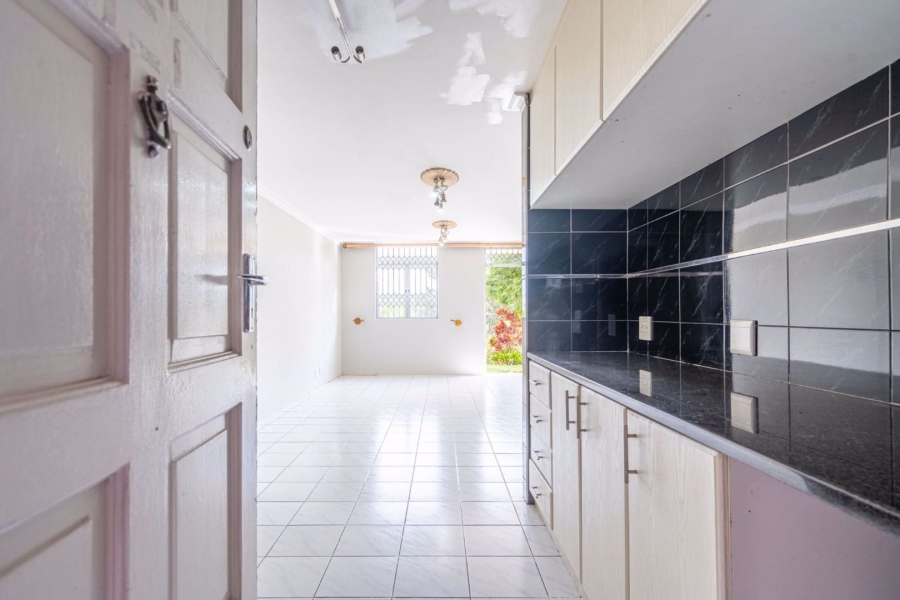 2 Bedroom Property for Sale in Sherwood KwaZulu-Natal