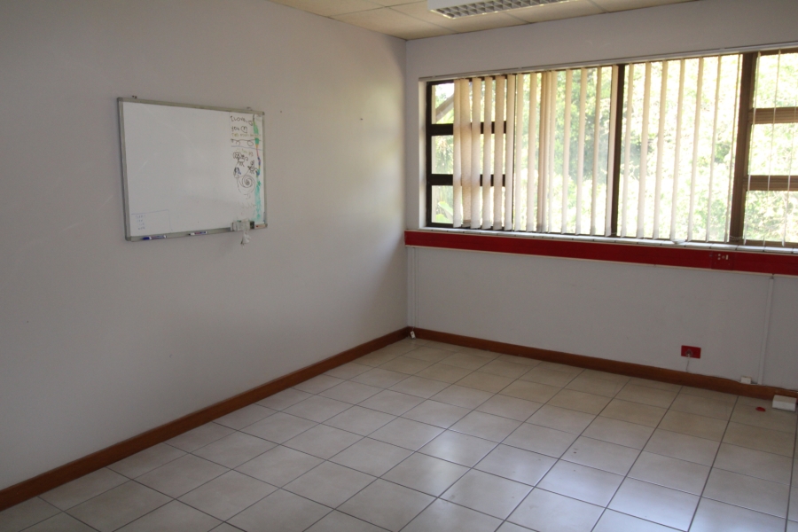 To Let Commercial Property for Rent in Dawncliffe KwaZulu-Natal