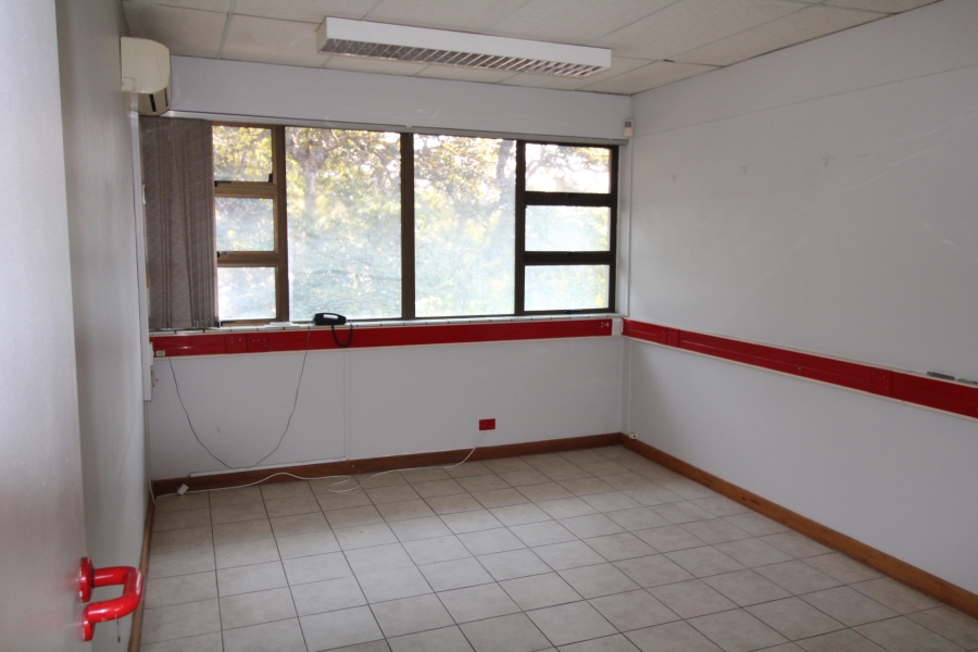 To Let Commercial Property for Rent in Dawncliffe KwaZulu-Natal