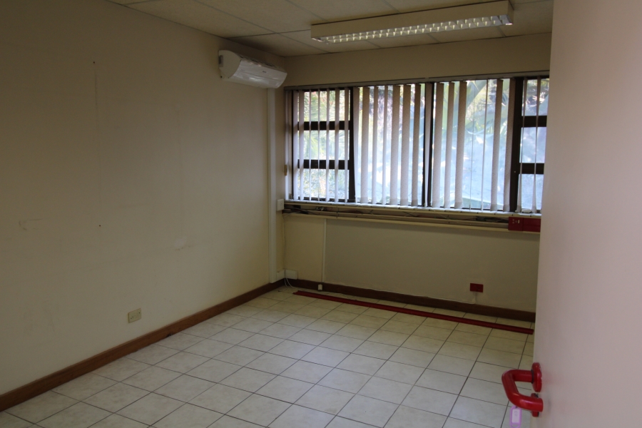 To Let Commercial Property for Rent in Dawncliffe KwaZulu-Natal